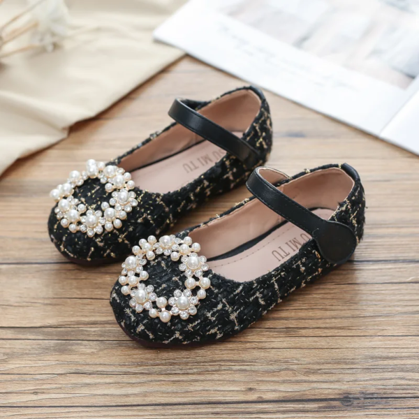 Majestic-Moonbeam-Sandals_Black