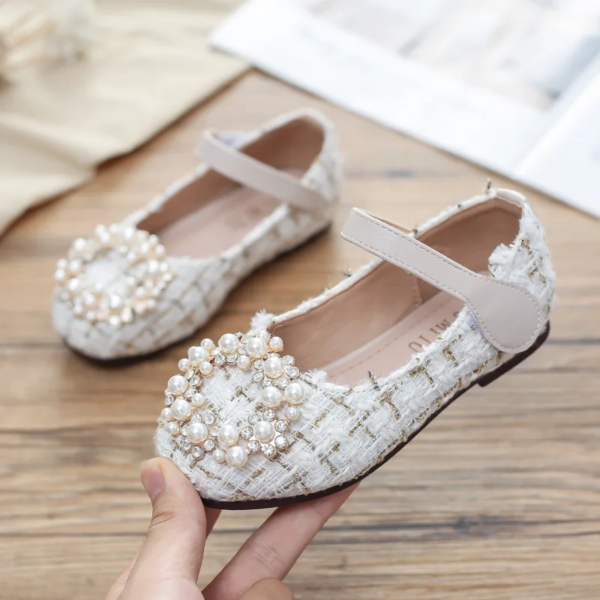 Majestic-Moonbeam-Sandals_off-white