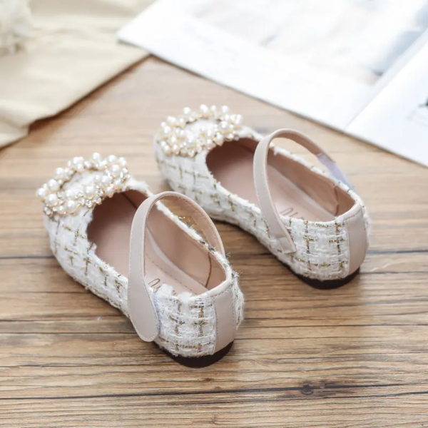 Majestic-Moonbeam-Sandals_off-white